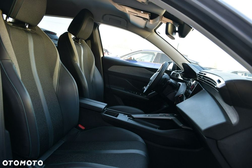 Peugeot 308 1.6 Hybrid PHEV Allure Pack EAT8 - 17