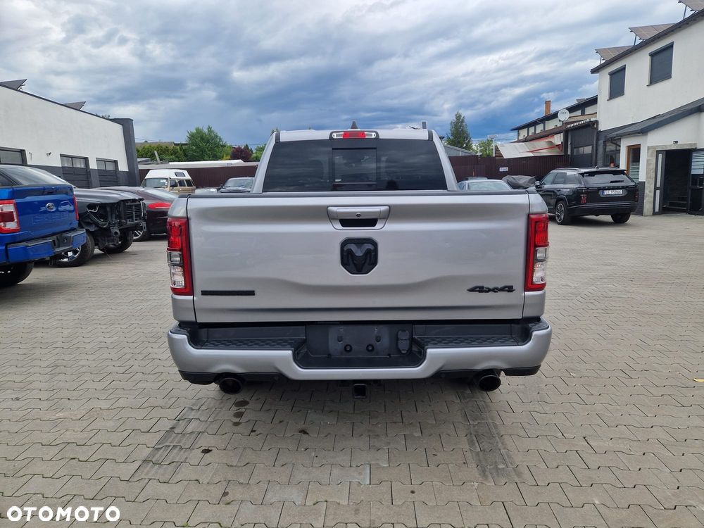 Dodge RAM - 8