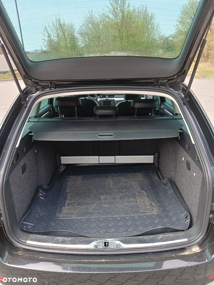 Skoda Superb 2.0 TDI L&K DSG - 8