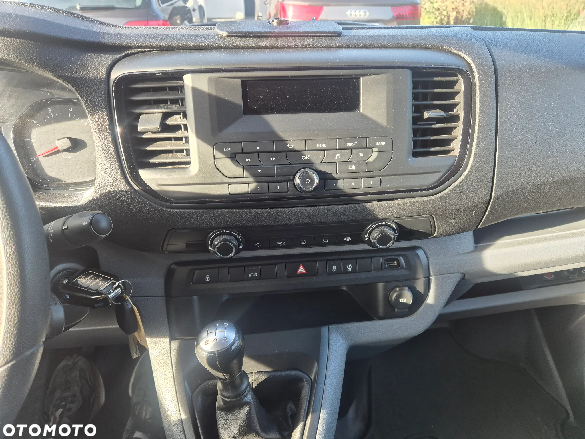 Peugeot Expert - 8