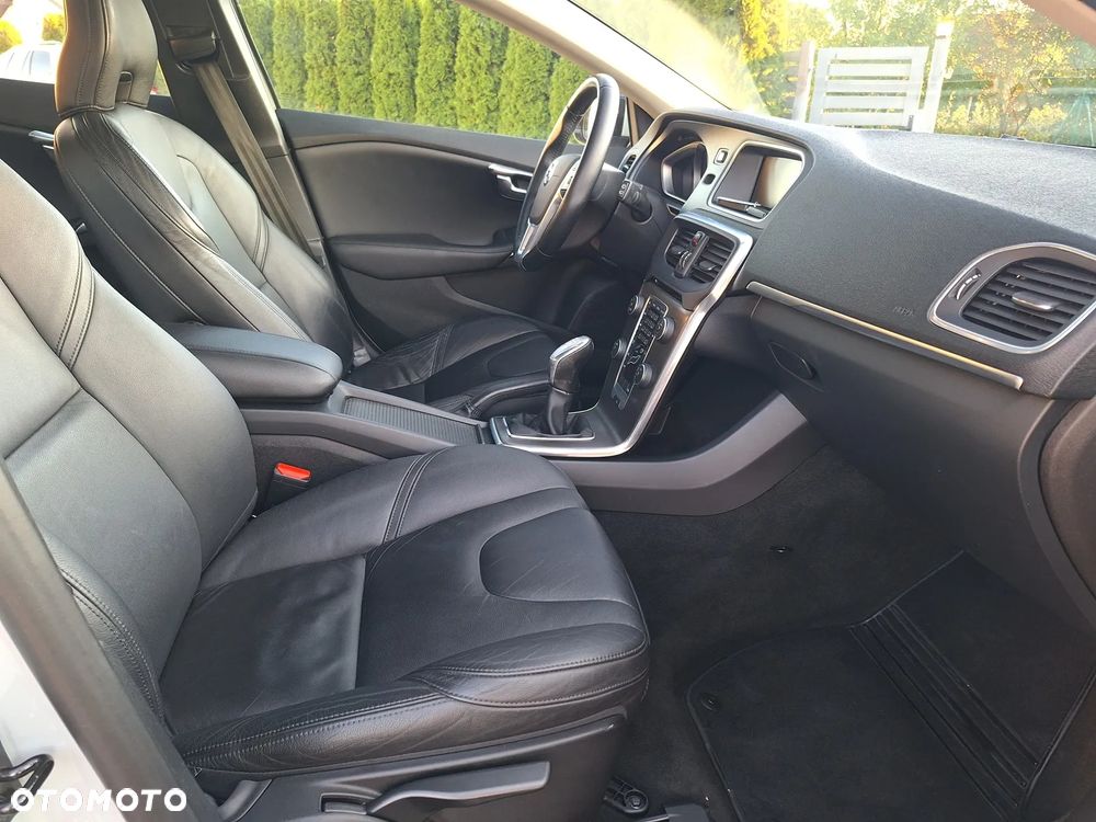 Volvo V40 D2 Summum - 21