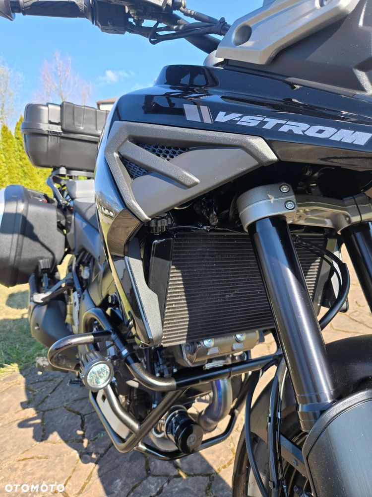 Suzuki V-STROM - 25