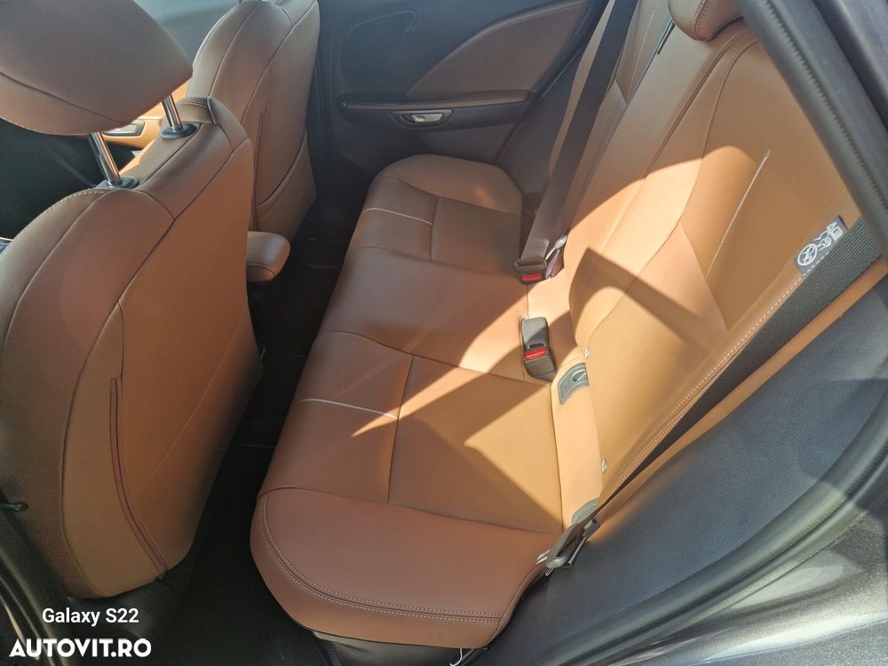 Lexus LBX 1.5 HEV 4x2 CVT Relax - 20