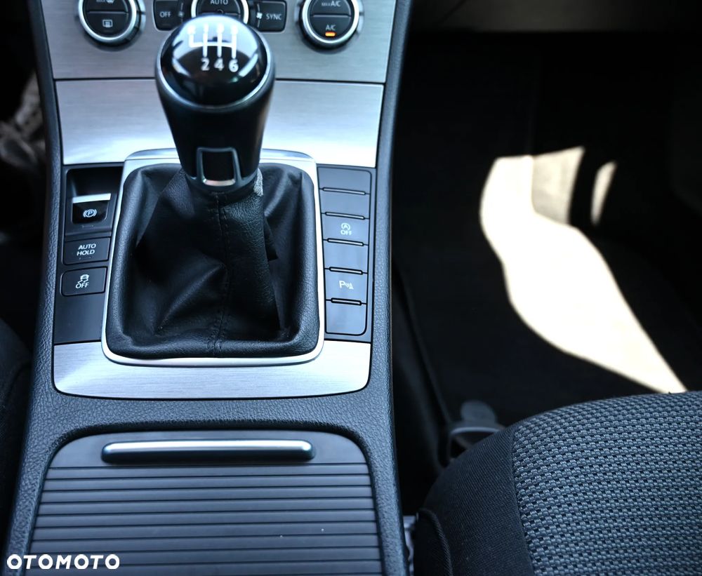 Volkswagen Passat - 25