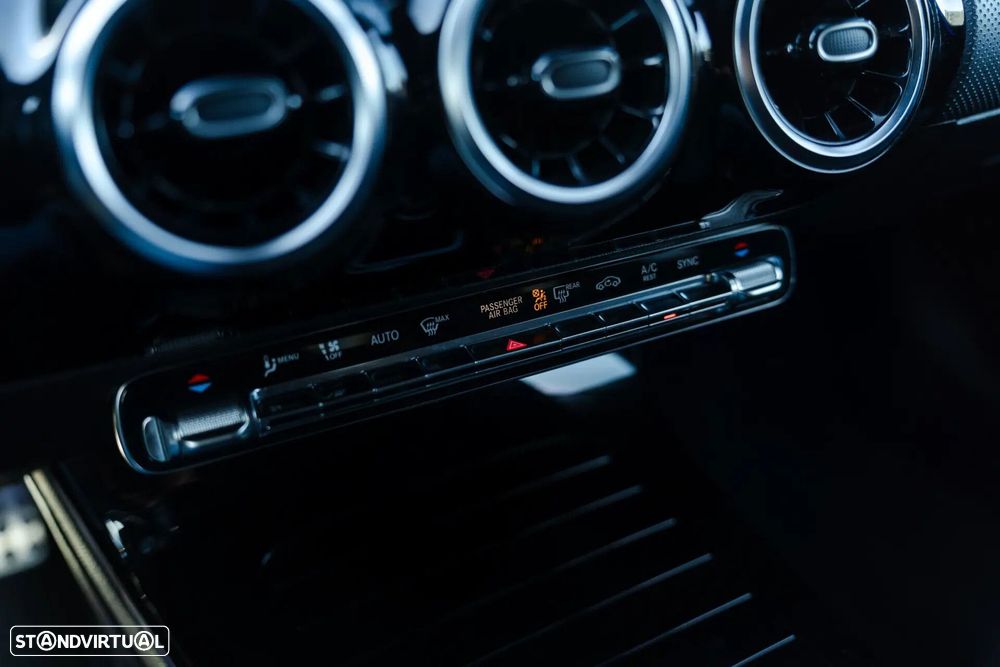 Mercedes-Benz A 180 d 7G-DCT AMG Line - 24