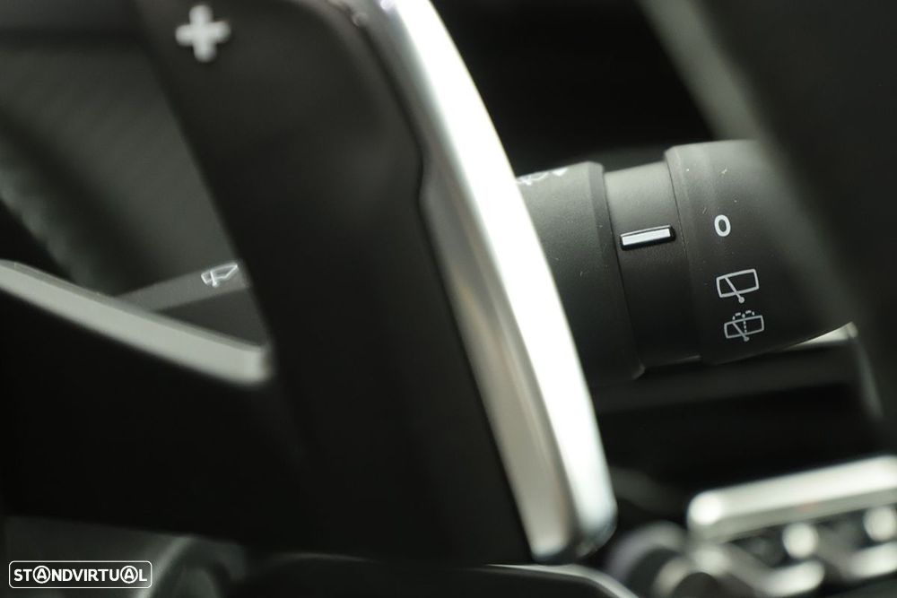 Peugeot 2008 1.2 PureTech Allure EAT8 - 19