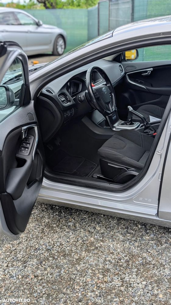 Volvo V40 D2 ECO Kinetic - 4