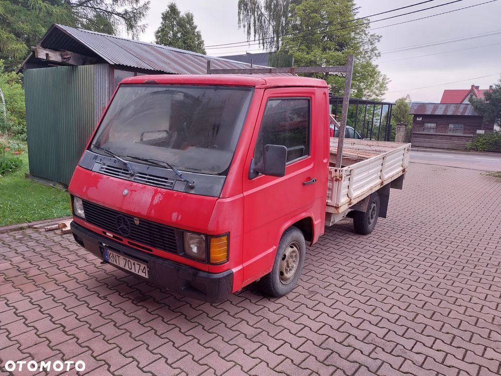 Mercedes-Benz MB100 - 1