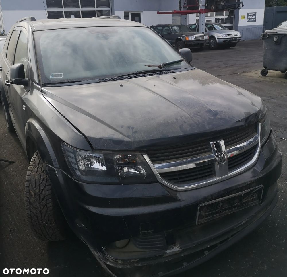 MASKA POKRYWA SILNIKA  DODGE JURNEY 2009r - 1