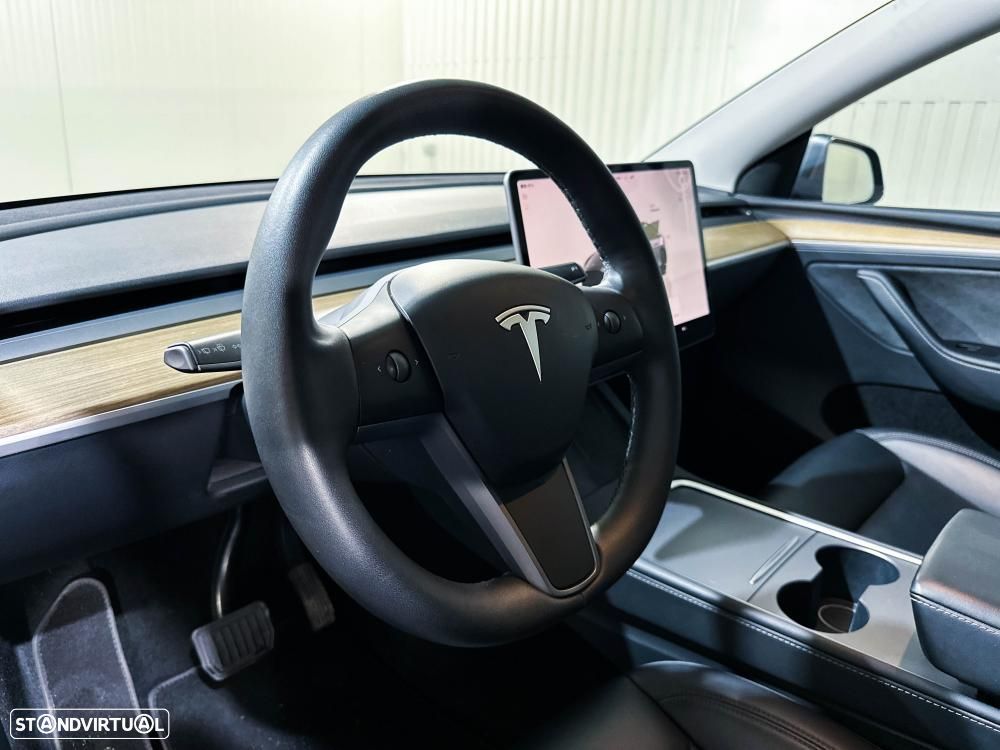 Tesla Model Y Long Range Dual Motor AWD - 19