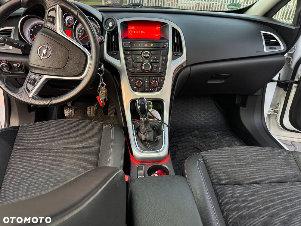 Opel Astra 1.6 Turbo Edition - 8