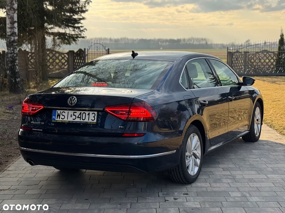 Volkswagen Passat - 4