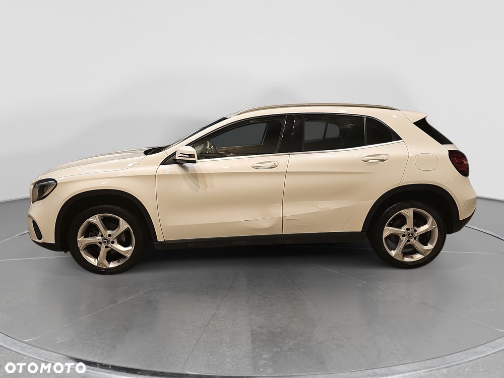 Mercedes-Benz GLA 200 7G-DCT Urban - 8