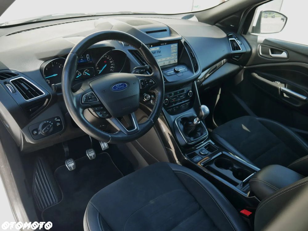 Ford Kuga - 16
