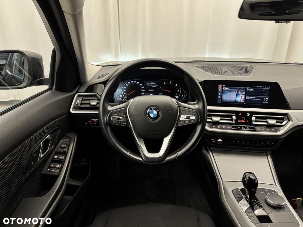 BMW Seria 3 - 26
