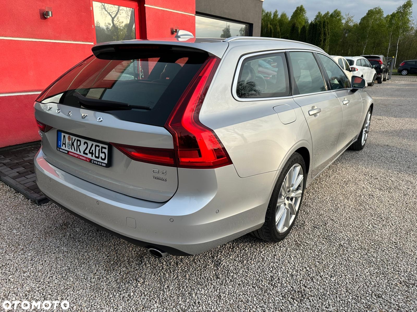 Volvo V90 D4 Momentum - 2