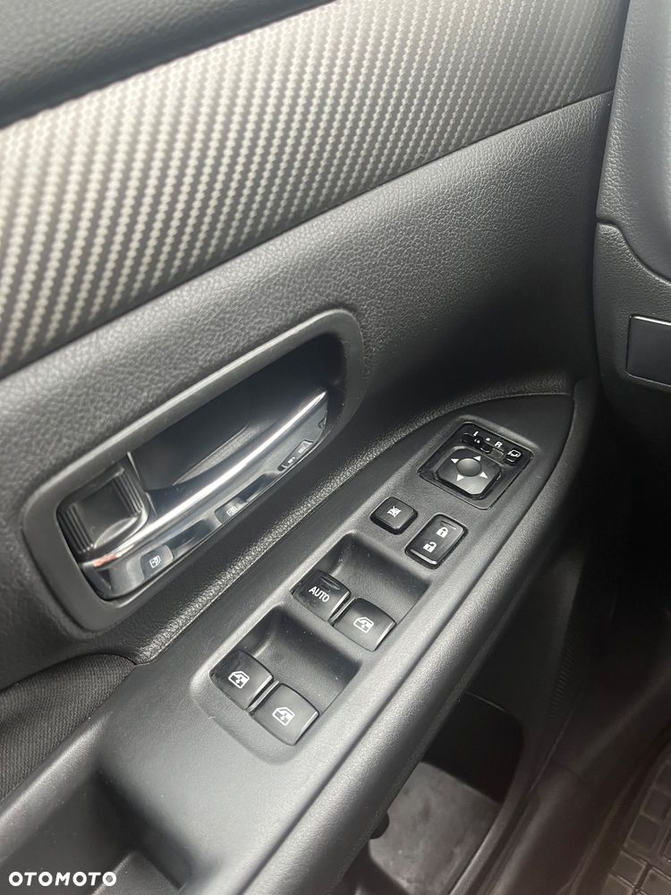 Mitsubishi Outlander - 19