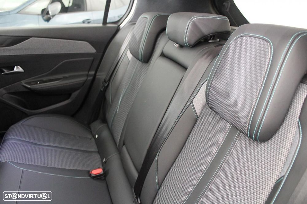 Peugeot e-308 54 kWh Allure - 29