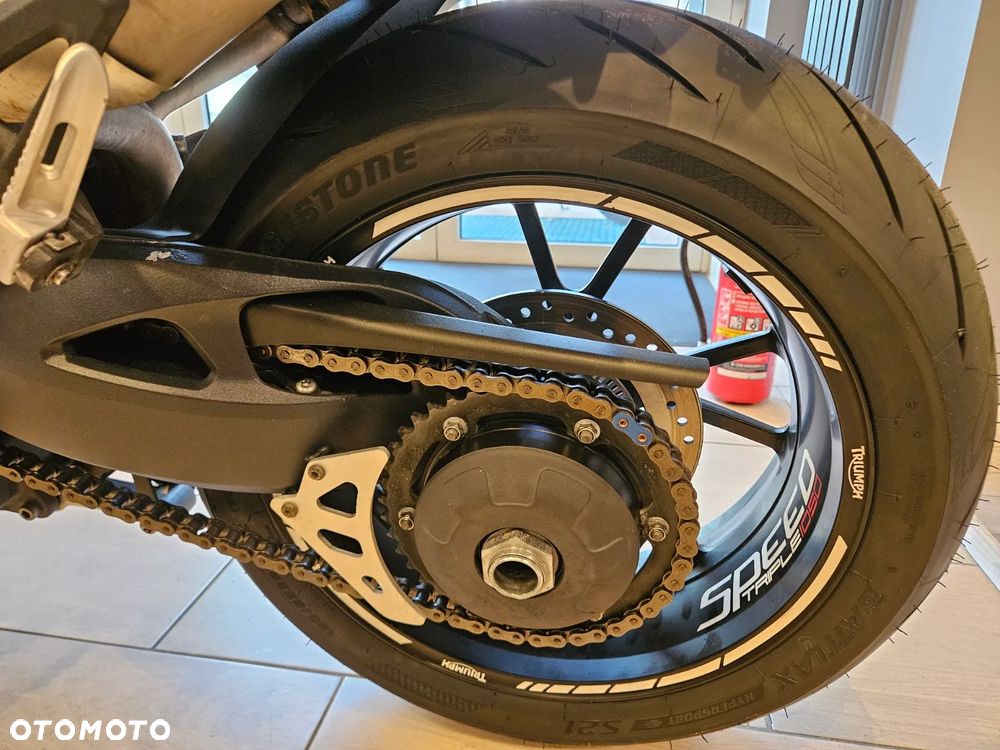Triumph Speed Triple - 16