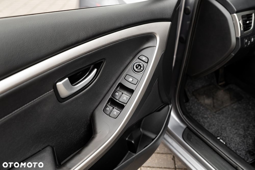 Hyundai i30 1.6 Trend - 18