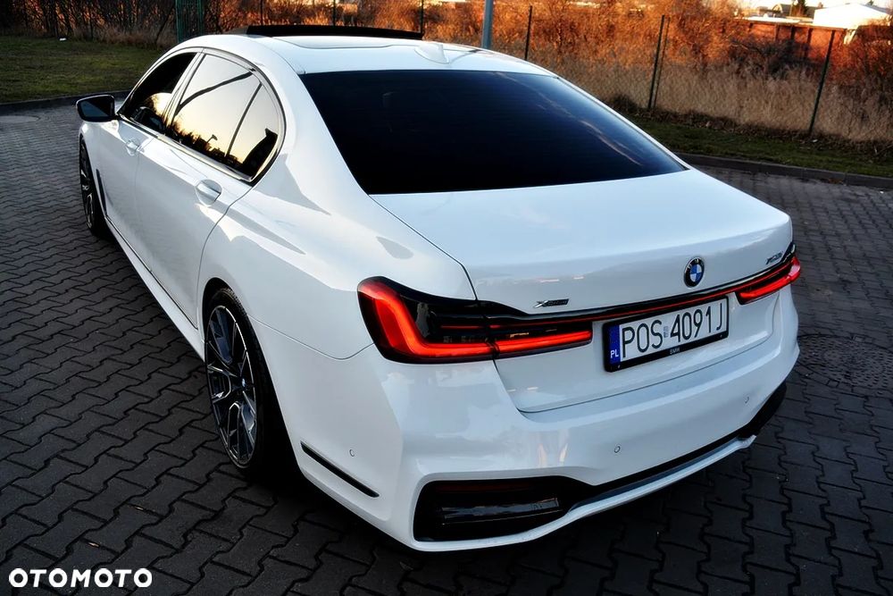 BMW Seria 7 750Li xDrive - 33