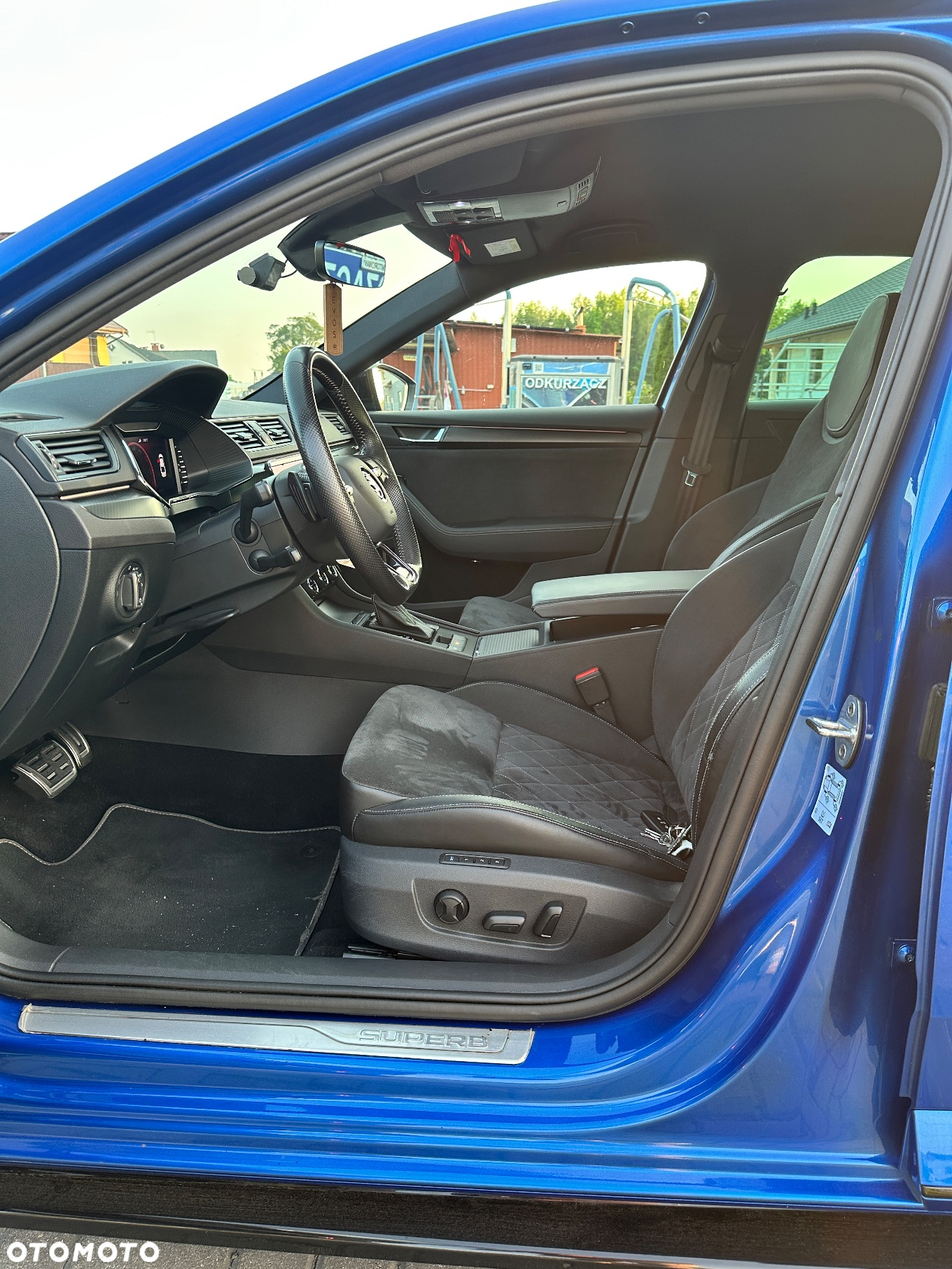 Skoda Superb 2.0 TDI DSG Sportline - 17