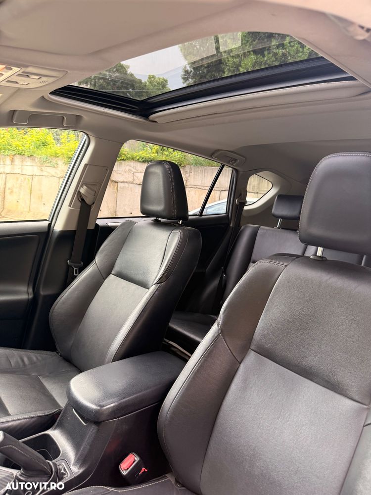 Toyota RAV4 2.2 D-4D Luxury - 19