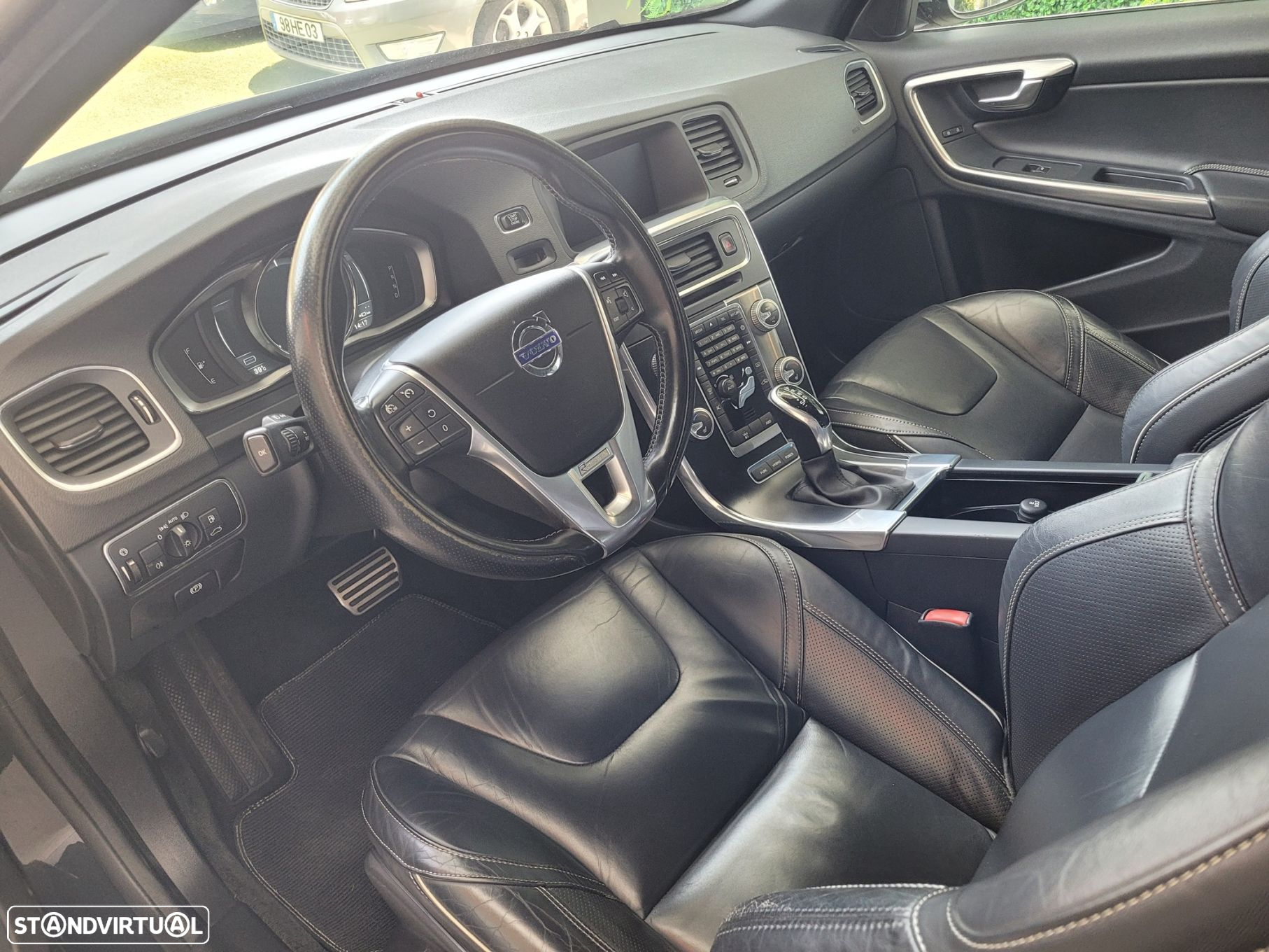 Volvo V60 2.4 D6 R-Design AWD Phev - 8