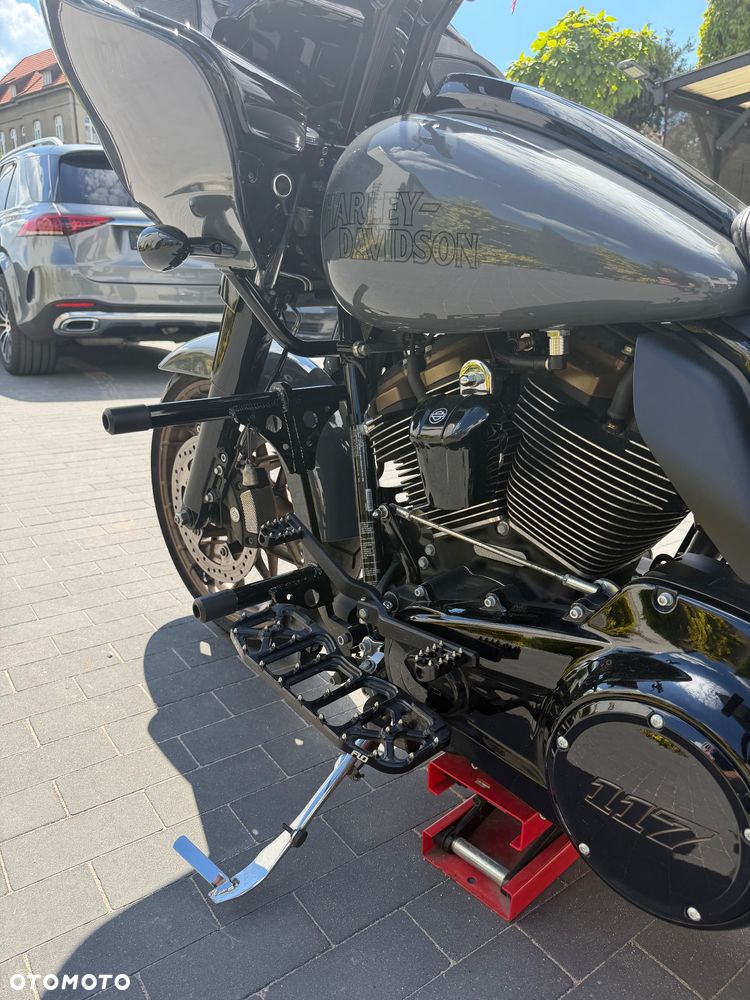 Harley-Davidson Touring Road Glide - 10