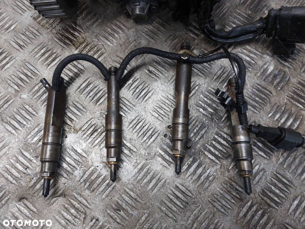 POMPA WTRYSKOWA + WTRYSKIWACZE SEAT LEON I 1.9 TDI 038130107D 038130202E - 2