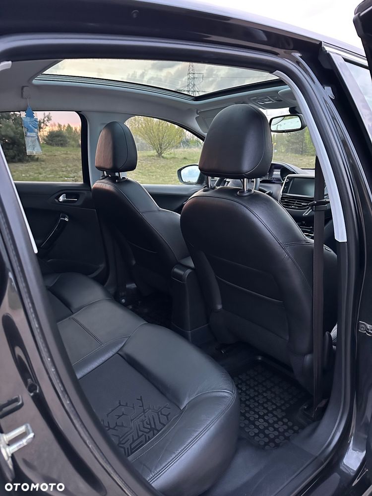 Peugeot 208 ver-1-6-e--hdi-allure-stt - 8