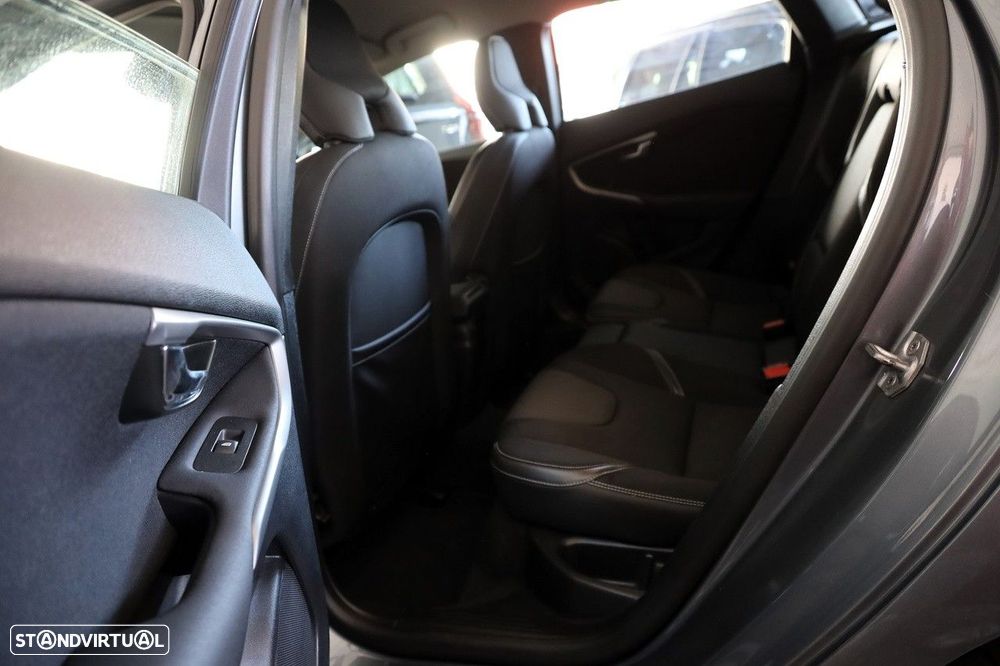 Volvo V40 1.5 T3 Sport Edition Plus Geartronic - 9