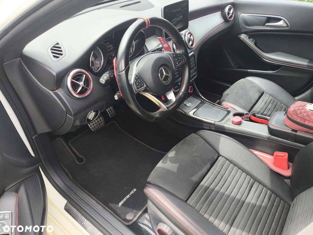 Mercedes-Benz CLA 200 7G-DCT AMG Line - 13