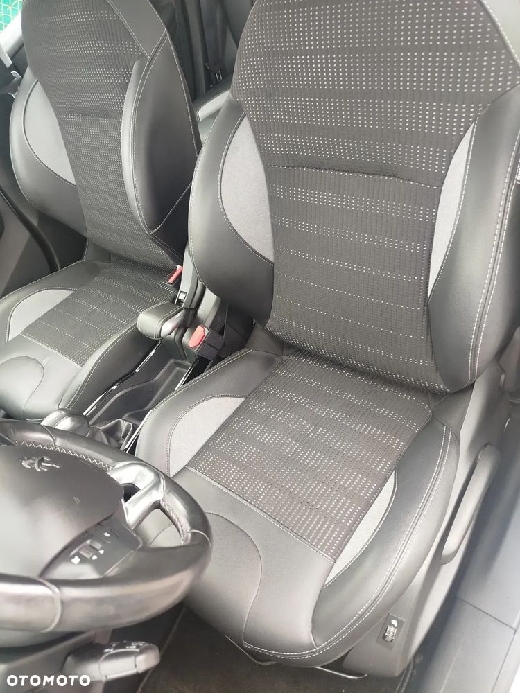 Peugeot 2008 - 13