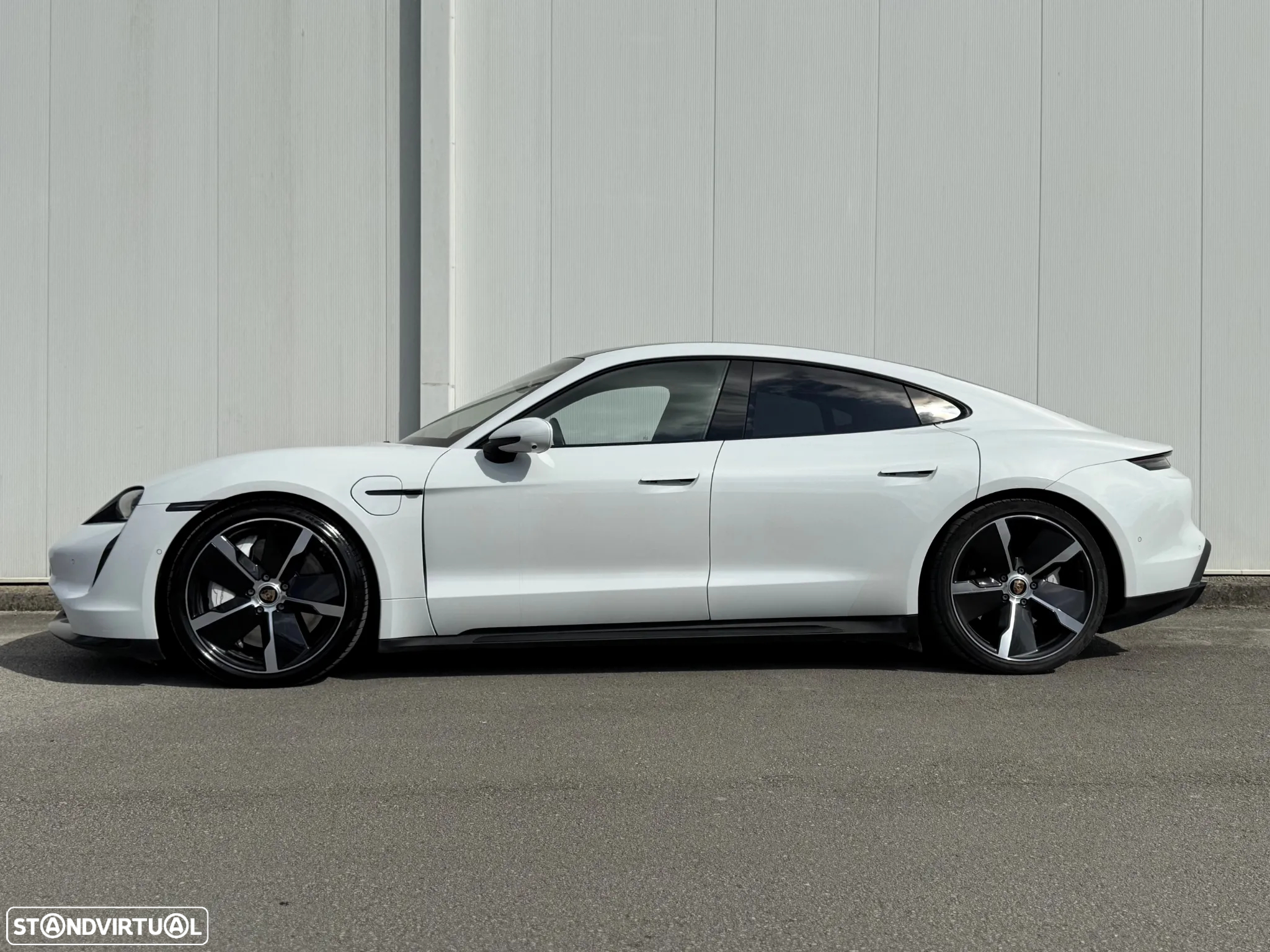 Porsche Taycan Turbo - 18