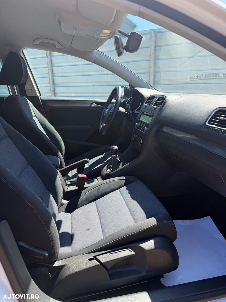 Volkswagen Golf 1.6 TDI DPF Style - 9