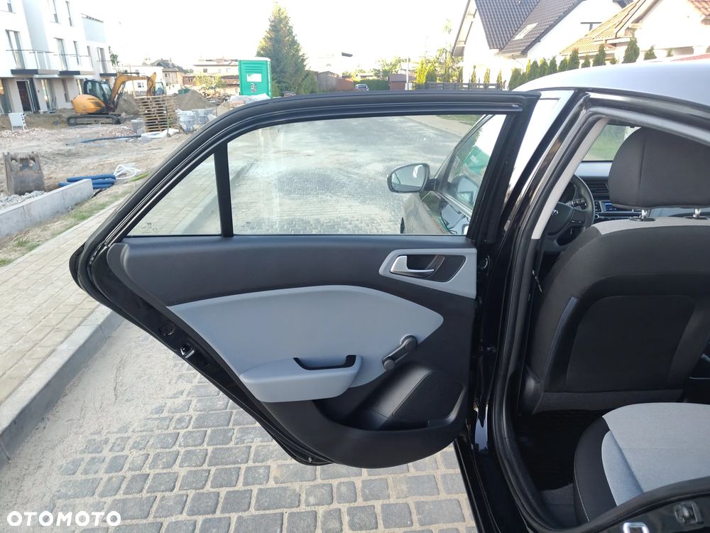 Hyundai i20 blue 1.2 - 18
