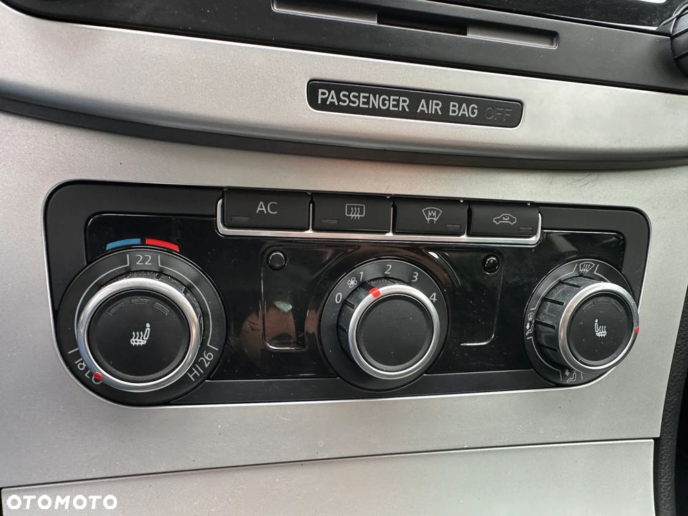 Volkswagen Passat - 16