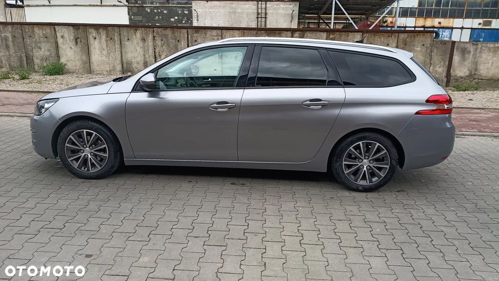 Peugeot 308 1.2 PureTech GPF Allure S&S - 6