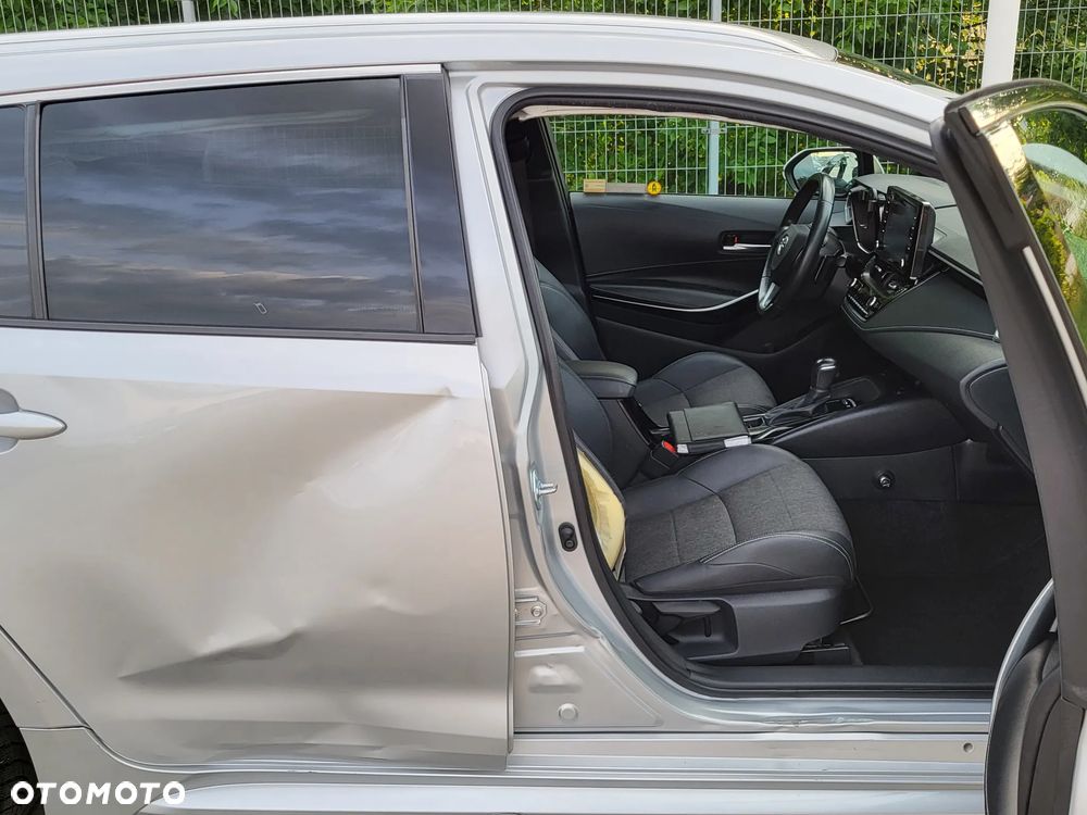 Toyota Corolla - 32