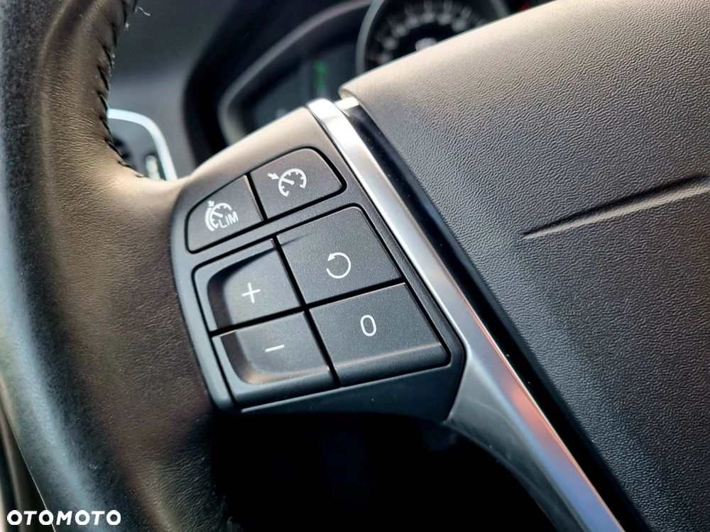 Volvo V60 D3 Edition - 17