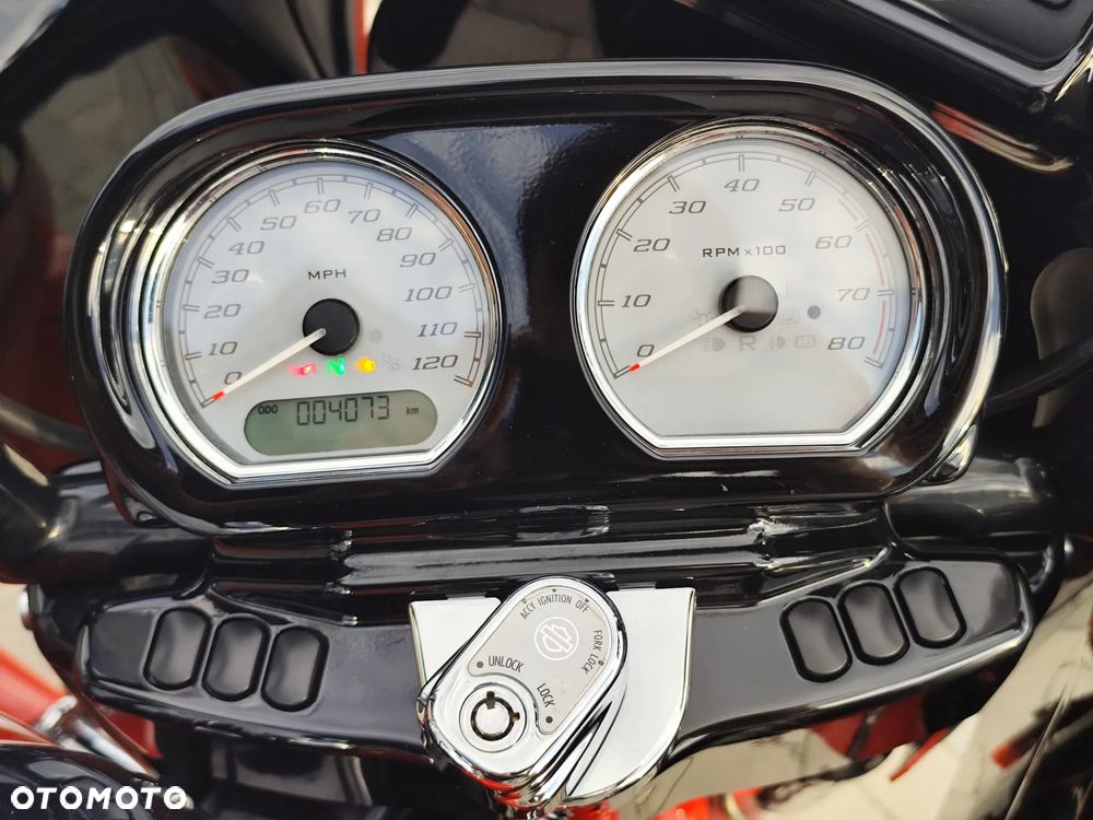 Harley-Davidson Touring Road Glide - 17