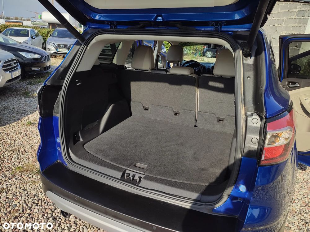 Ford Escape 2.0 EcoBoost AWD Titanium - 23