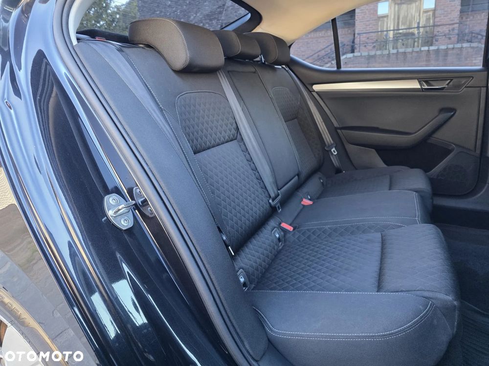Skoda Superb 2.0 TDI Ambition DSG - 14