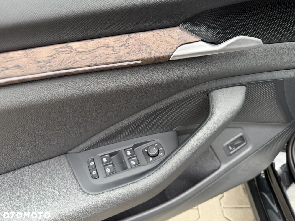 Skoda Superb 2.0 TDI SCR L&K DSG - 32