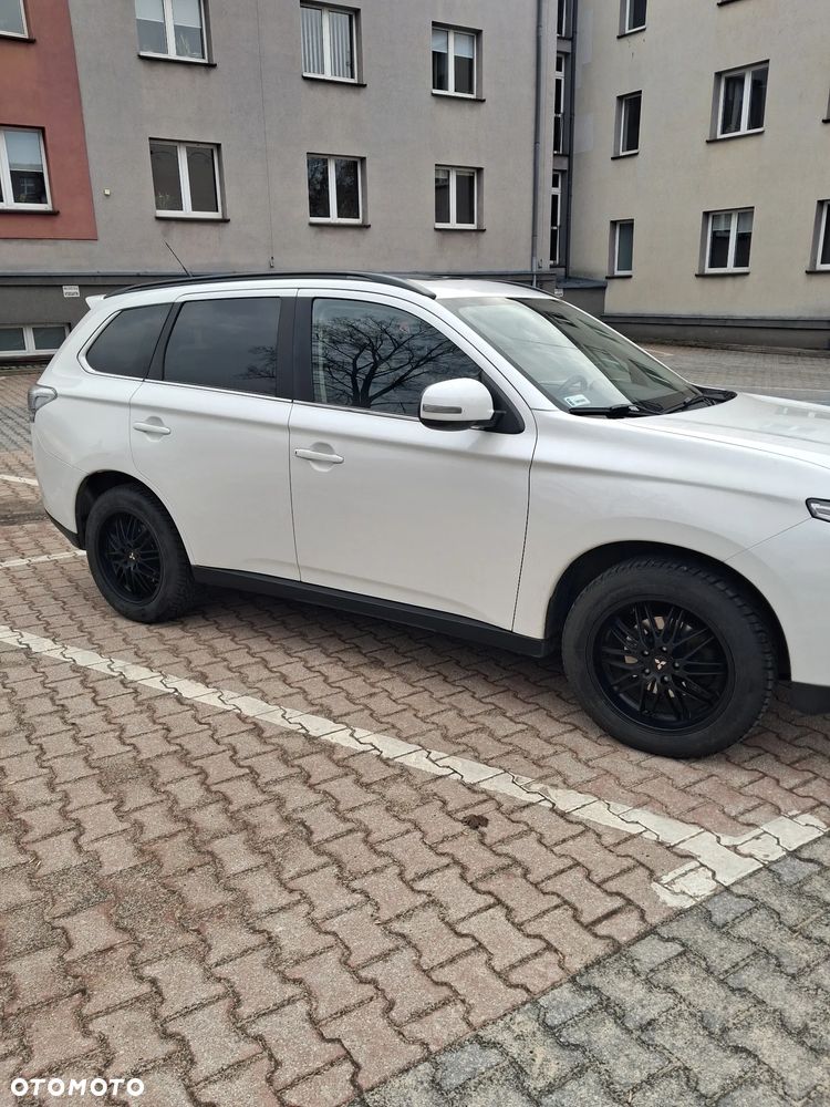 Mitsubishi Outlander 2.2 DI-D 4WD Instyle - 2