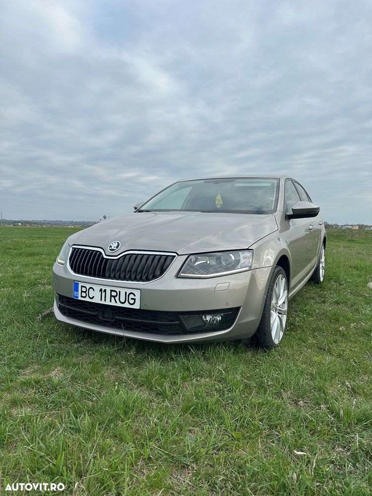 Skoda Octavia ver-2-0-tdi-elegance - 8