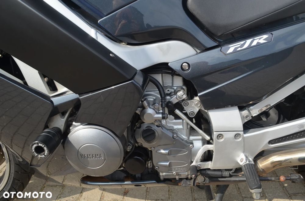 Yamaha FJR - 11