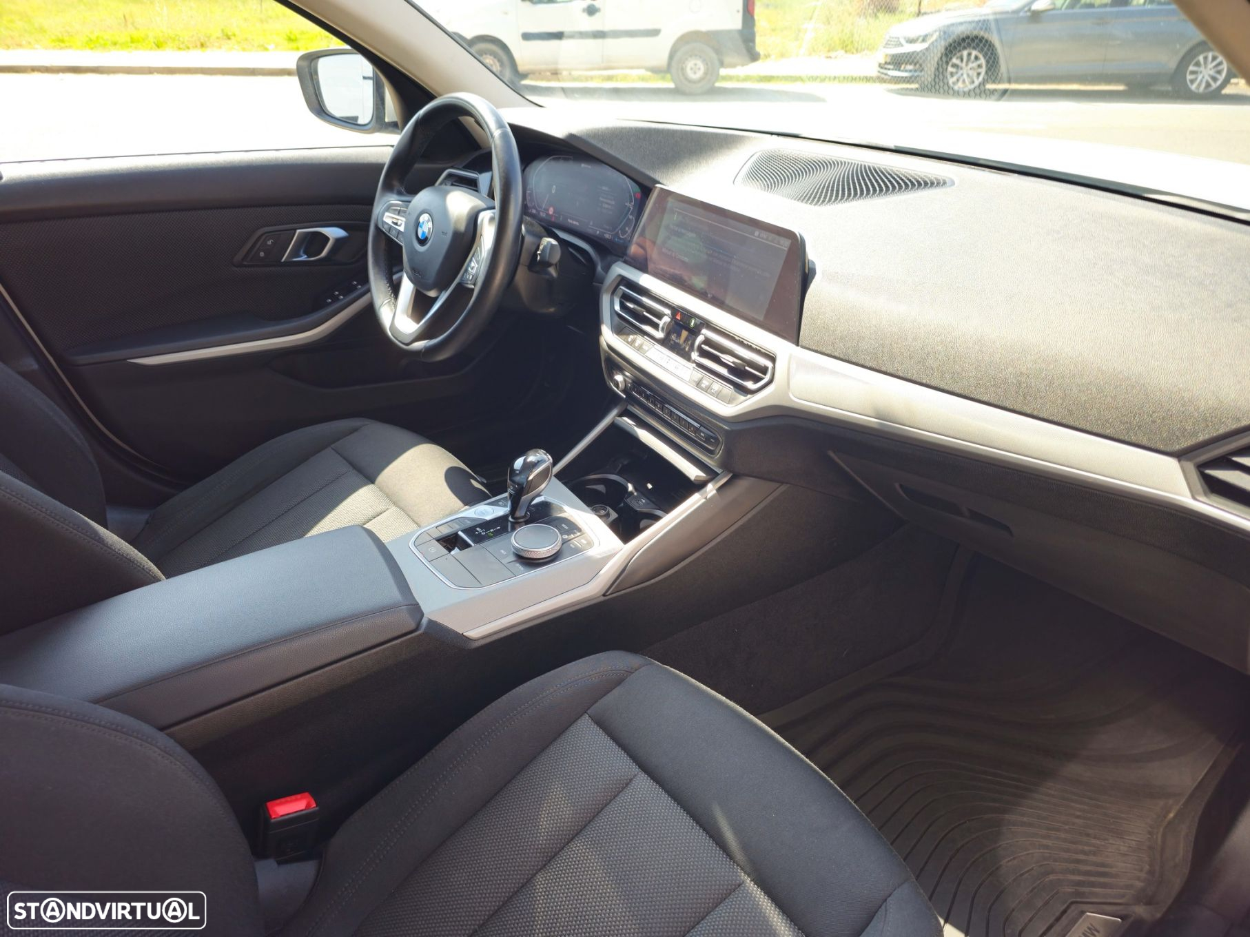 BMW 330 e Auto - 11