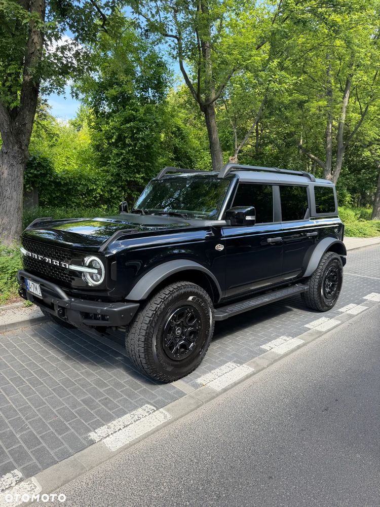 Ford Bronco - 1
